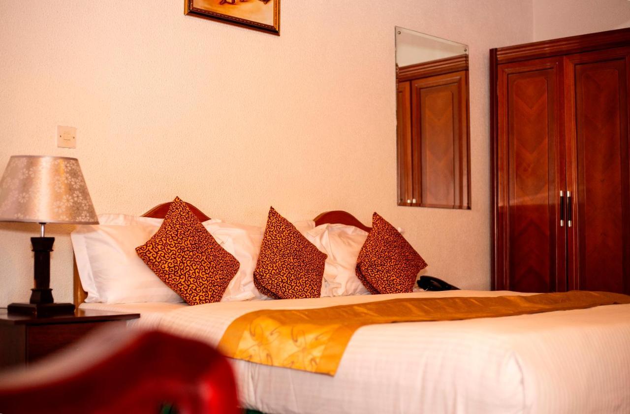 Royal Park Hotel Kumasi Exterior photo